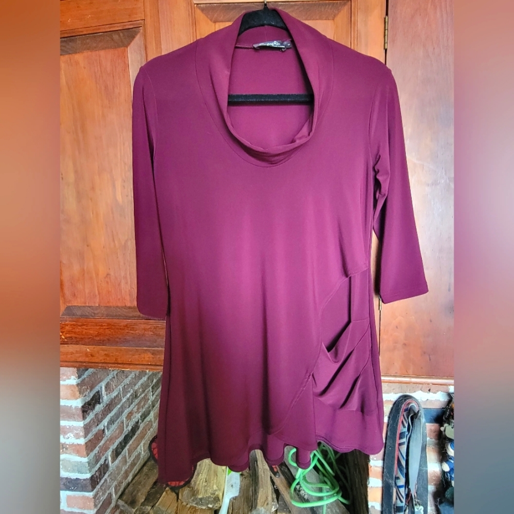 Sympli Under Wraps Burgunday Tunic - Size 6